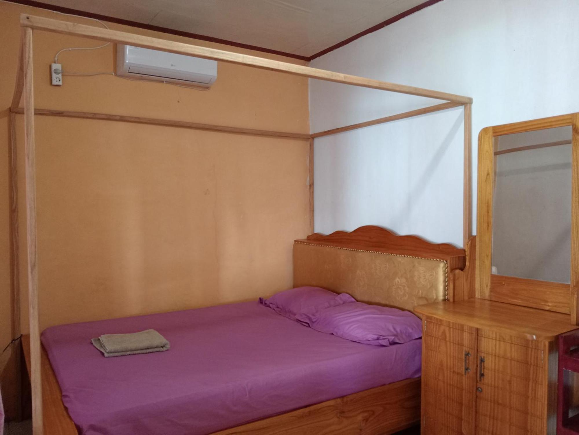 Mamalis Homestay Manado Exterior photo